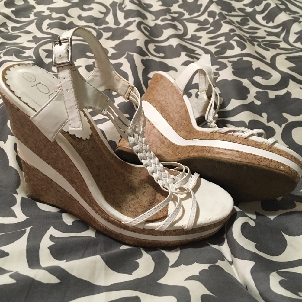 White pulse wedges - Picture 2 of 3